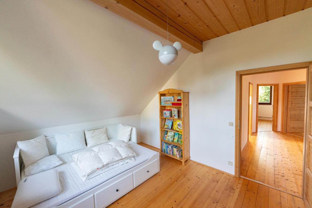 Moderni Sumavska Roubenka S Vyhledem Na Boubin Chalet Vimperk